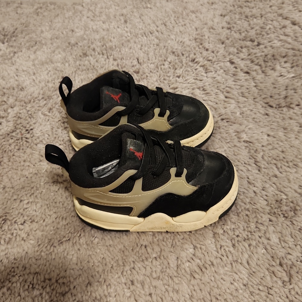 Nike Air Jordan "Black Sail" Sneakers